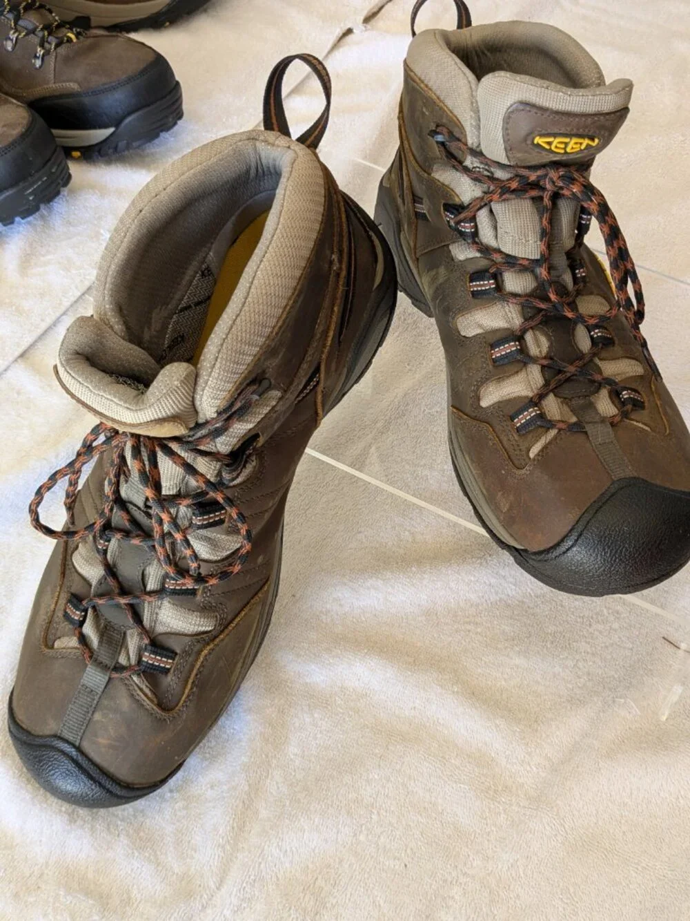Men's KEEN Boots Mid Height Targhee II Hiking